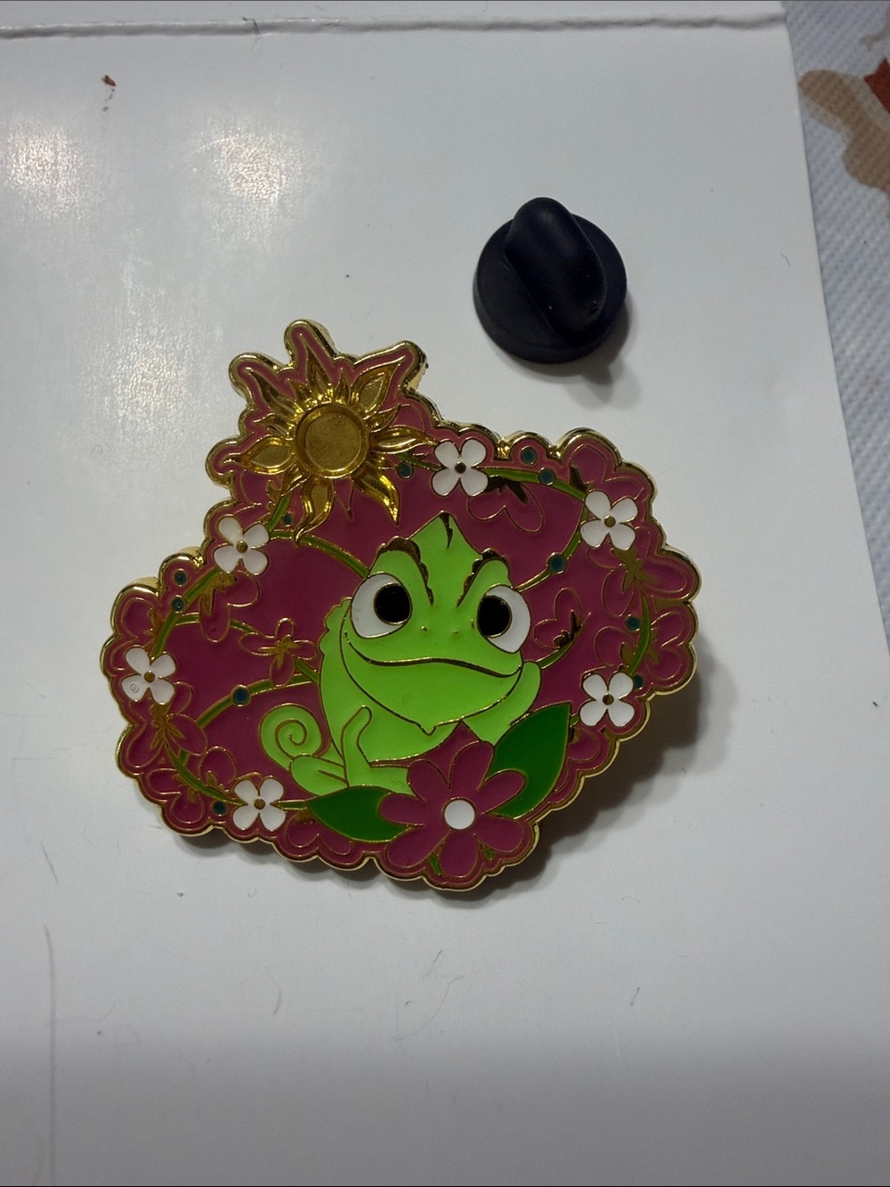 Loungefly Disney tangled pascal Enamel Pin - Floral Design
